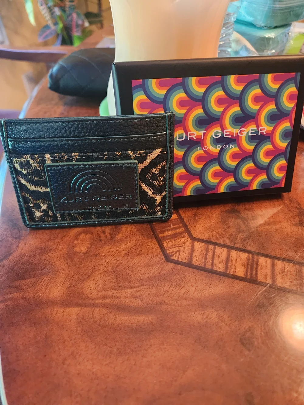 ✨️ Kurt Geiger London Southbank – Green/BlacSignature Logo Card Holder
